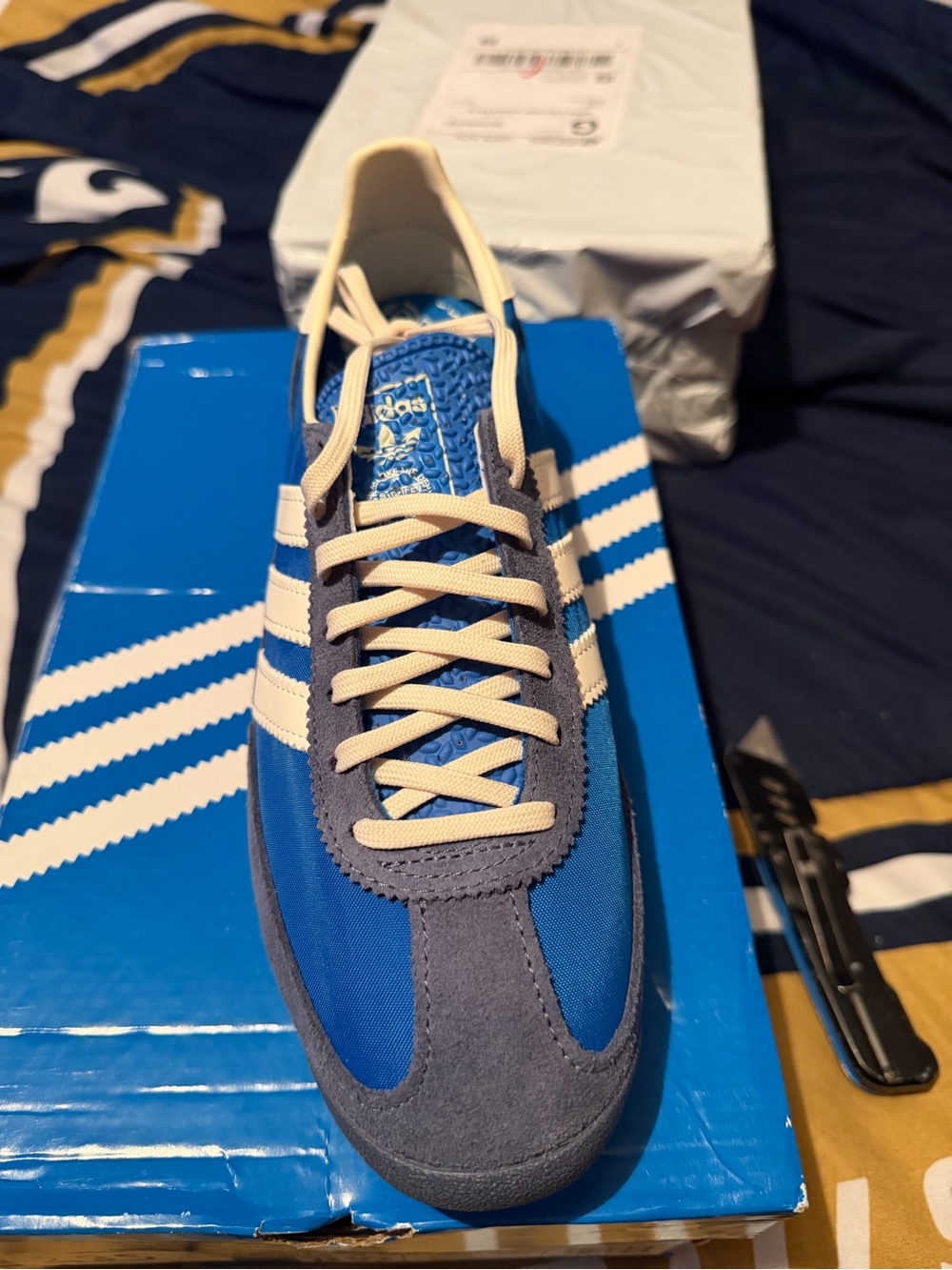 Classic women sl72 Blue Trainer with Cream Accents